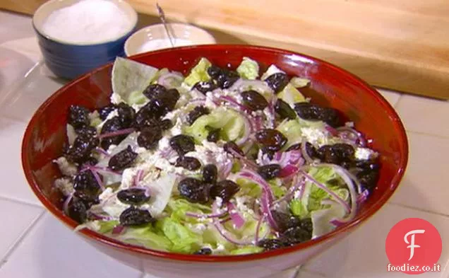 Insalata di feta, olive nere e origano (aka Pizza Parlor Salad)