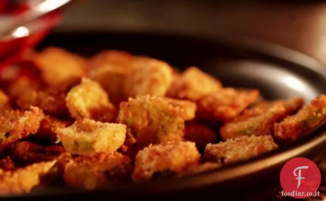 Sottaceti fritti croccanti con salsa di immersione al latticello