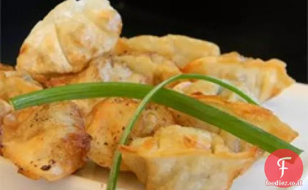 Triangoli di rotolo di uovo coreano