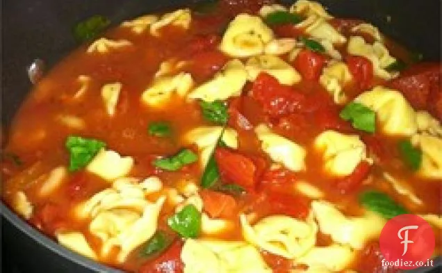 Semplice zuppa di Tortellini