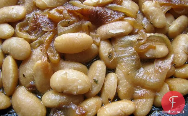 Fagioli con cipolle caramellate e salsa di senape