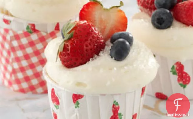 Berry-sormontato Cupcakes bianchi