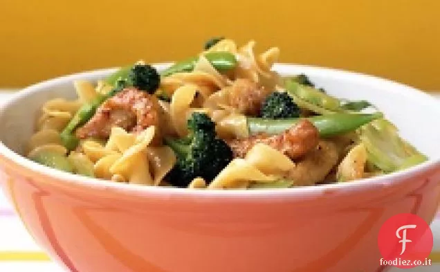 Carne di maiale e tagliatelle in stile asiatico