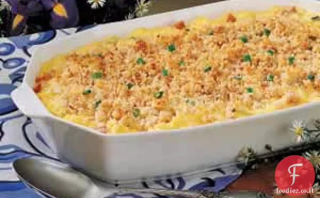 Casseruola di uova strapazzate con salsa di formaggio