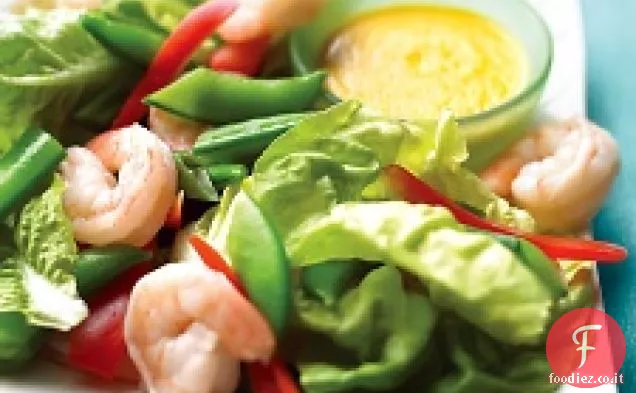 Insalata di gamberetti e Snap-pisello con condimento allo zenzero