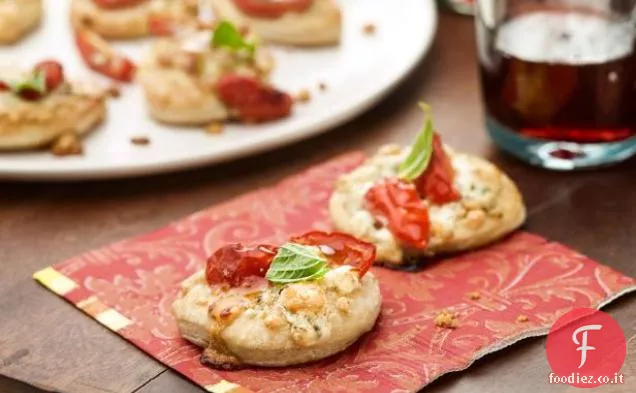 Pizzette con Gorgonzola, Pomodoro e Basilico