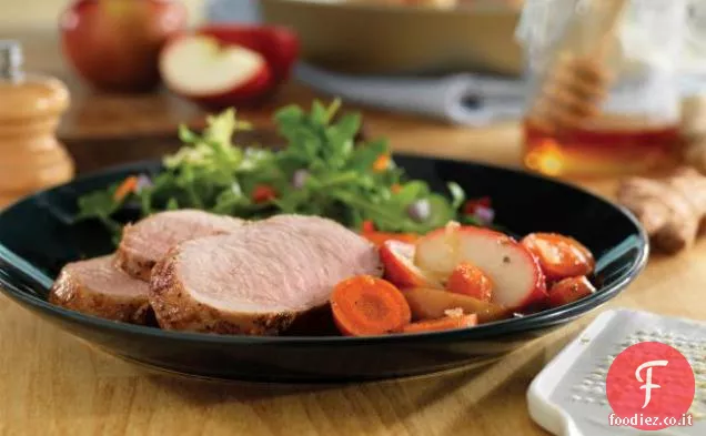 Carne di maiale allo zenzero con carote e mele
