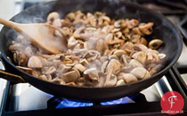 Soffriggere funghi dolci e piccanti