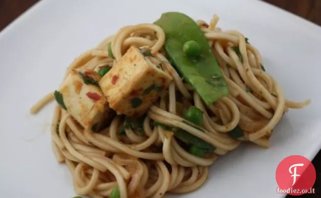Tagliatelle in salsa di curry tailandese con Tofu