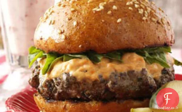 Hamburger al basilico con maionese al pomodoro essiccato al sole