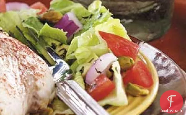 Insalata di erbe al pistacchio