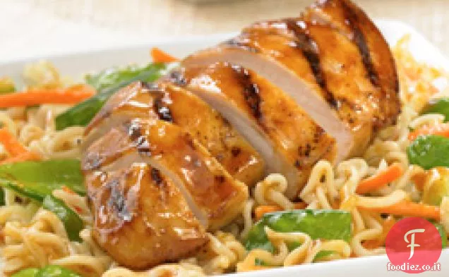 Insalata di noodle di pollo asiatico