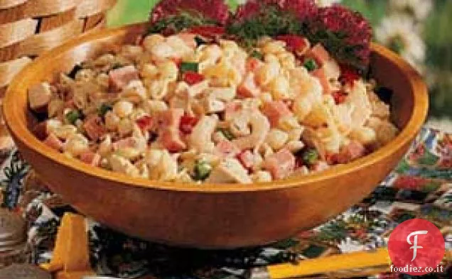Insalata di maccheroni abbondante