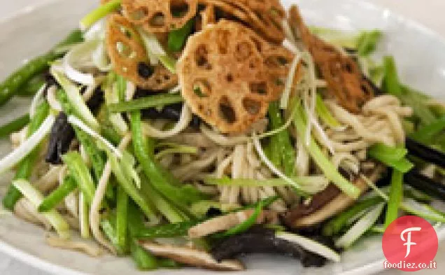 Wok-Noodles Long Life fritti con verdure di Capodanno
