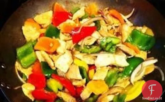 Pollo e verdure cinesi saltate in padella