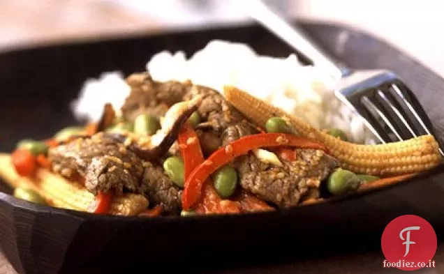 Manzo al sesamo e verdure asiatiche saltate in padella