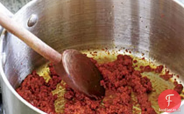 Curry rosso in stile country con carne di manzo, Shiitakes e Edamame
