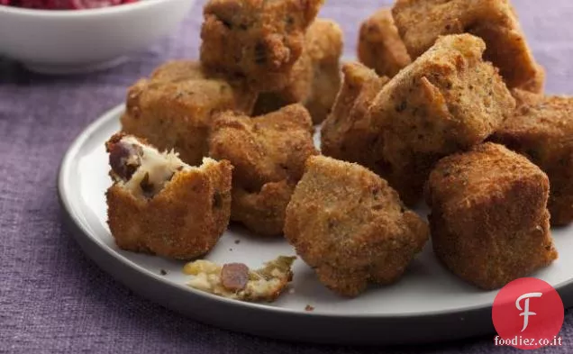 Secondo giorno Ripieno fritto Morsi con salsa di mirtilli Pesto