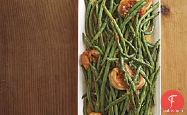 Gamberetti piccanti con fagioli lunghi allo zenzero e aglio