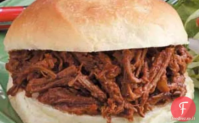 Barbecue di manzo tagliuzzato