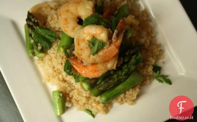 Gamberi e asparagi arrostiti di soia e zenzero