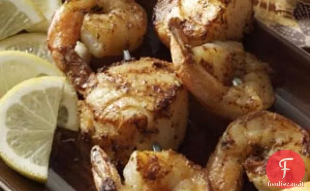 Spiedini speziati di gamberi ' n ' capesante