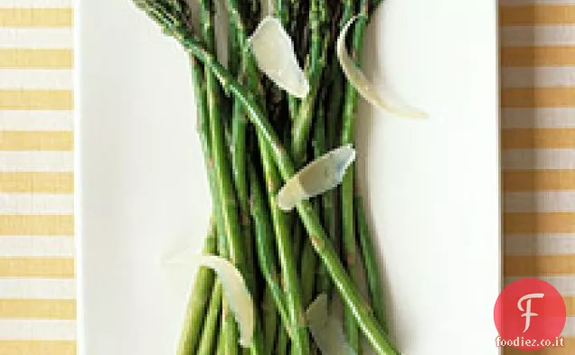 Asparagi saltati con formaggio Gouda stagionato