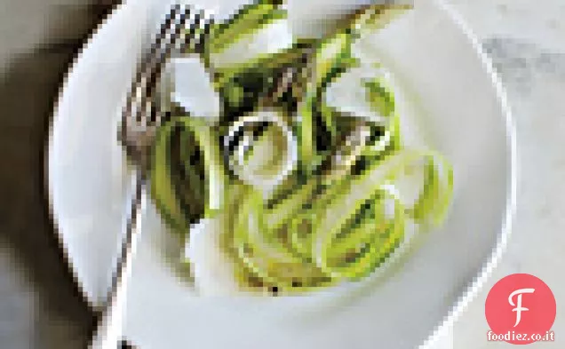 Asparagi rasati con Vinaigrette di Parmigiano