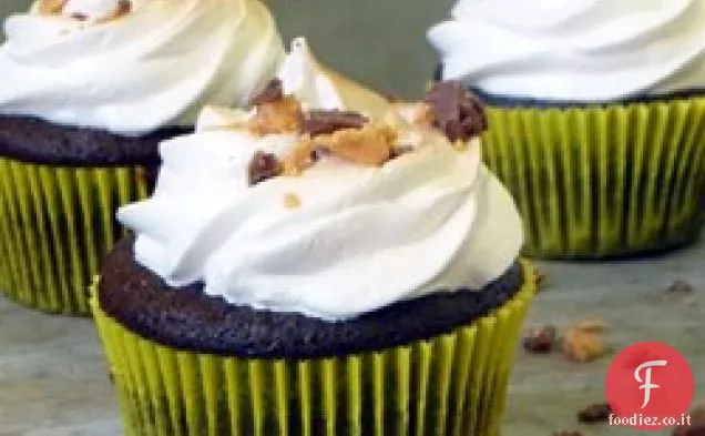 Cupcakes al cioccolato con burro di arachidi tostato Meringa glassa