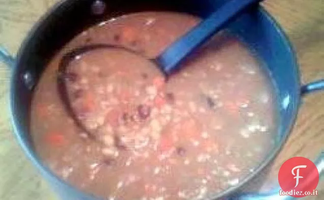 Zuppa di fagioli abbondante
