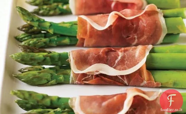 Asparagi avvolti in prosciutto