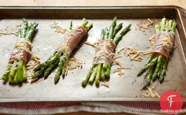 Asparagi avvolti in prosciutto