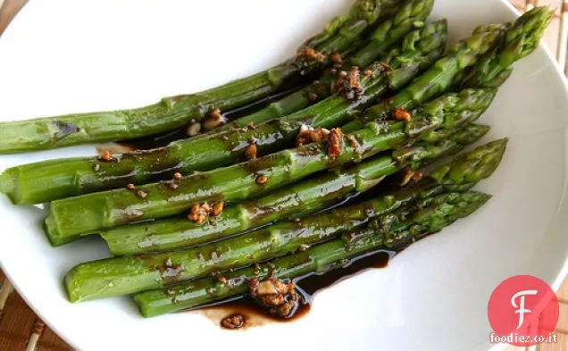 Asparagi con Vinaigrette Balsamica