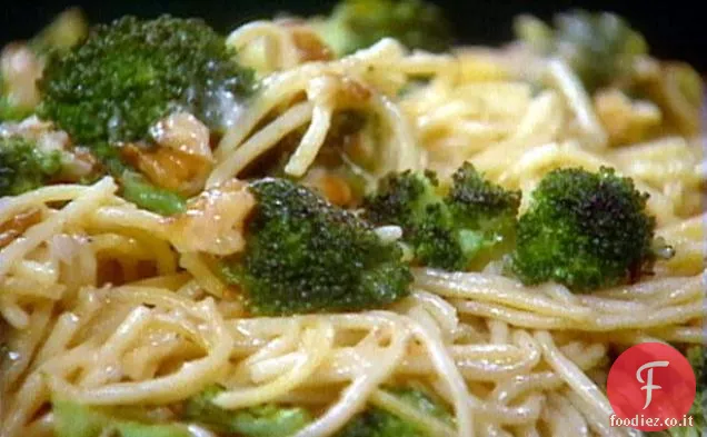 Spaghetti con Broccoli, Brie e Noci