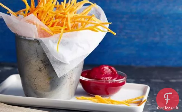 Corde di patate dolci con ketchup di barbabietola