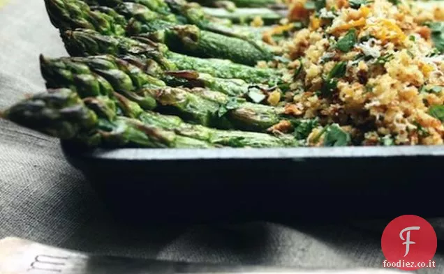 Asparagi arrostiti con Pangrattato tostato