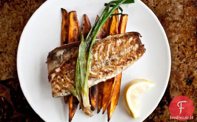 Sgombro arrostito in padella con patate dolci