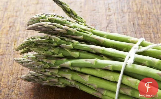 Asparagi alla griglia con Maionese all'Anice stellato alla Nocciola