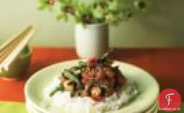 Pollo e asparagi con salsa piccante di fagioli neri