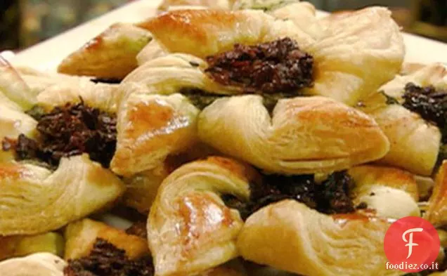Girandole di pasta sfoglia Ripiene di Pomodori Secchi e Pesto