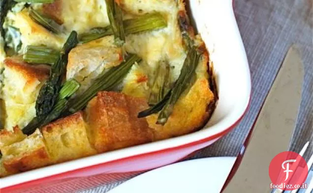 Asparagi notturni e strati di funghi