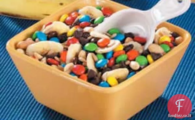 Chocolate' n ' More Snack Mix