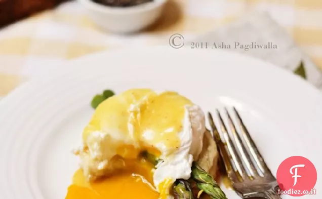 Uova Benedict (biscotto di Timo fatto in casa, asparagi, Uovo in camicia A