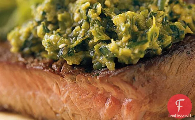 Bistecca di controfiletto alla griglia con tapenade di asparagi