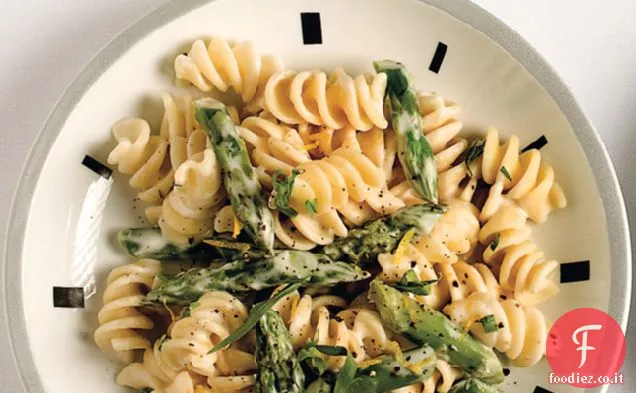Pasta con Formaggio di Capra, Limone e asparagi