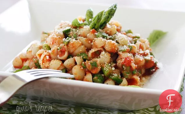 Gusci di pasta per bambini con Asparagi e Salsa alla Marinara