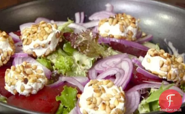 Insalata di barbabietole con formaggio di capra