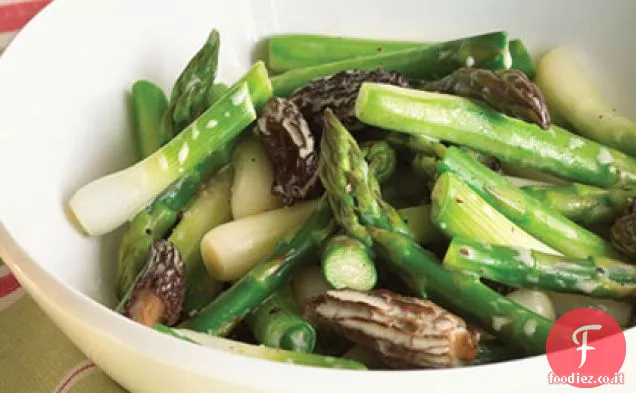 Saltate asparagi, cipollotto e spugnole