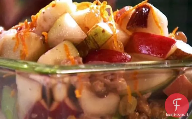 Insalata di mele, pere e noci