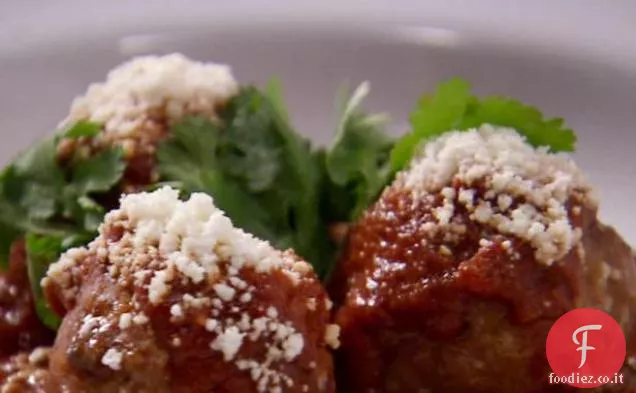 Polpette messicane con salsa di pomodoro rosso Cile e Queso Fresco